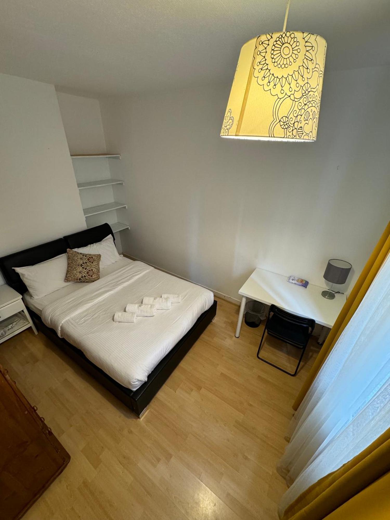 Stunning -3 Double Bedroom Entire Flat In Heart Of Apartment London