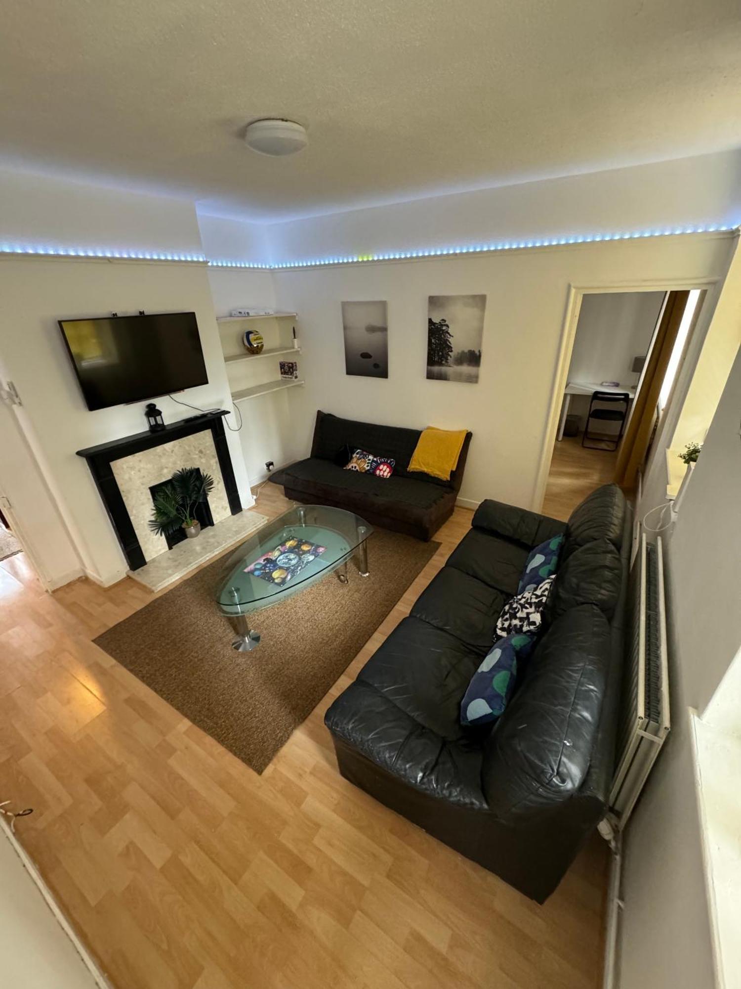 Stunning -3 Double Bedroom Entire Flat In Heart Of * London