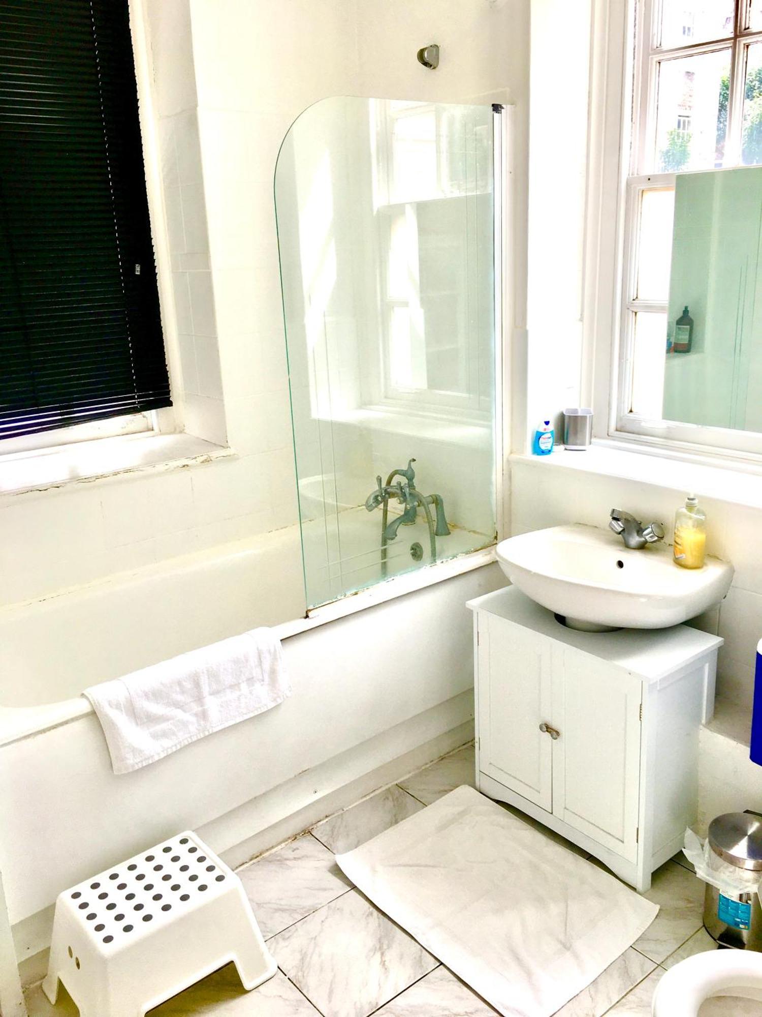 Apartment Stunning -3 Double Bedroom Entire Flat In Heart Of London